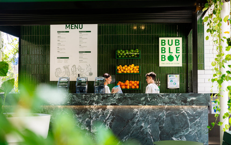 juice bar signage and interior